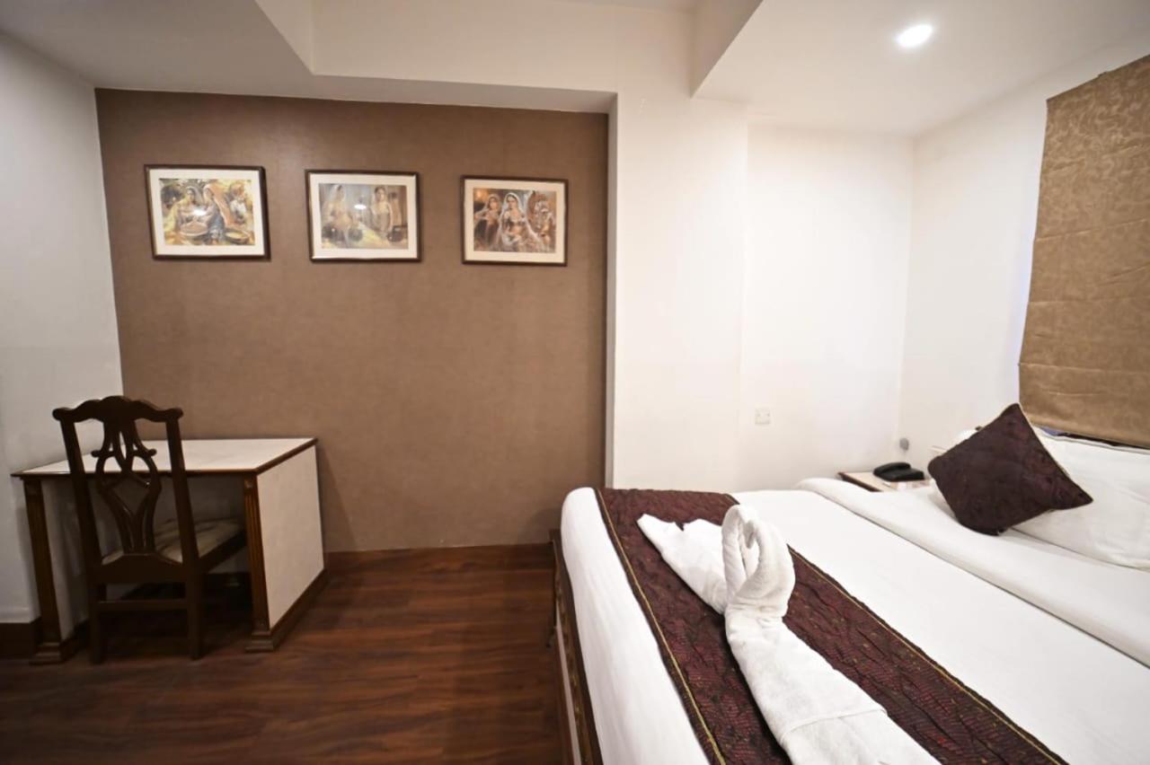 Hotel Prag Continental Guwahati Exterior foto