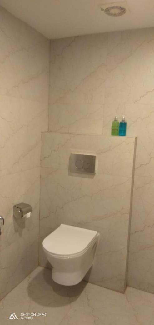 Hotel Prag Continental Guwahati Exterior foto